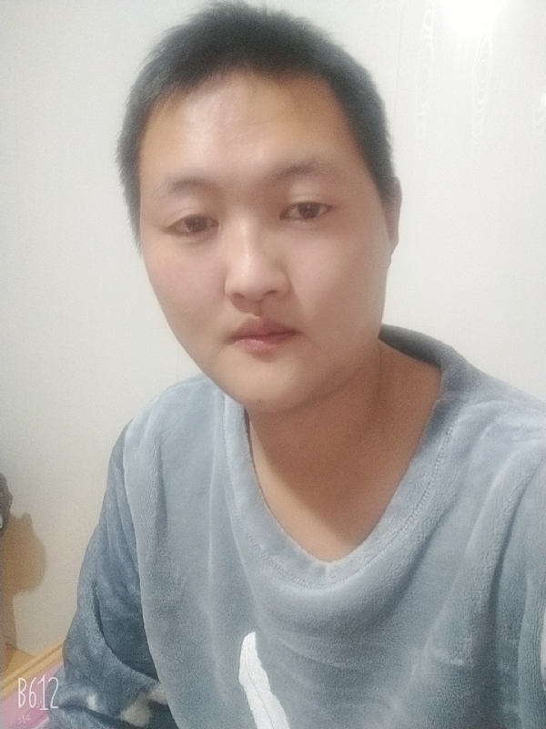 烟圈里透着伤的第一张照片--泰宁交友网