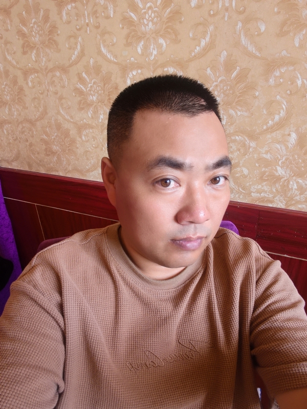 擦亮眼睛向前看的第一张照片--泰宁交友网